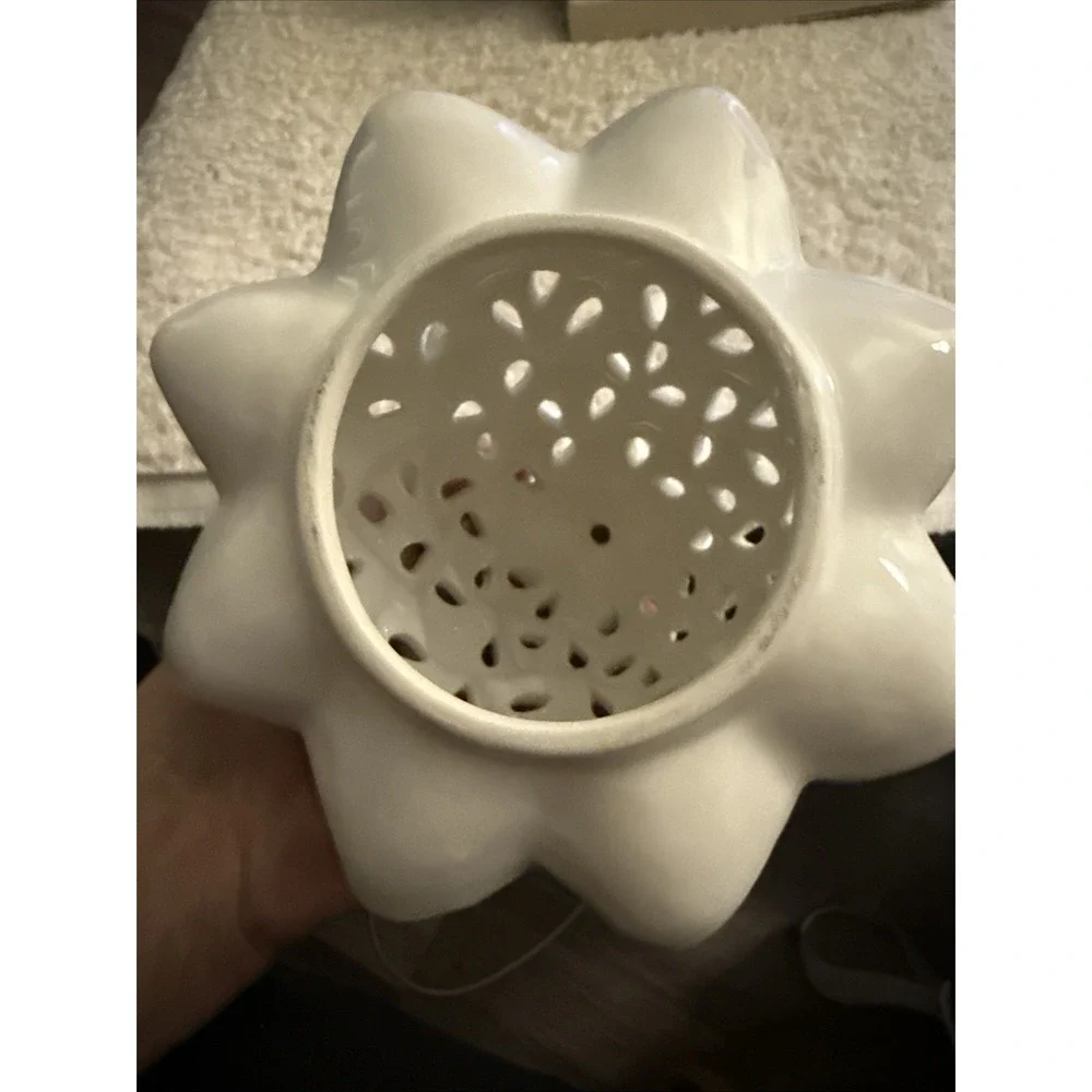 YANKEE CANDLE CERAMIC WHITE LUMINARY CHRISTMAS TREE ONLY NO BASE *REPLACEMENT*